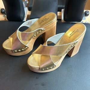 Brand new Jeffrey Campbell platform gold sandal 38